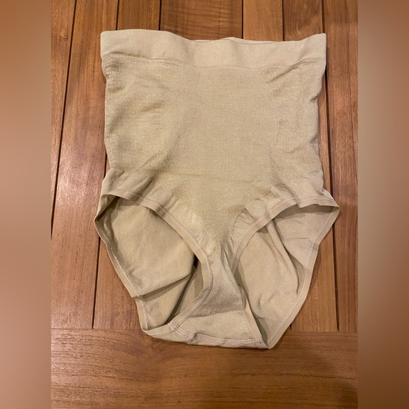 New Heavenly Secrets Shapewear - Picture 1 of 9